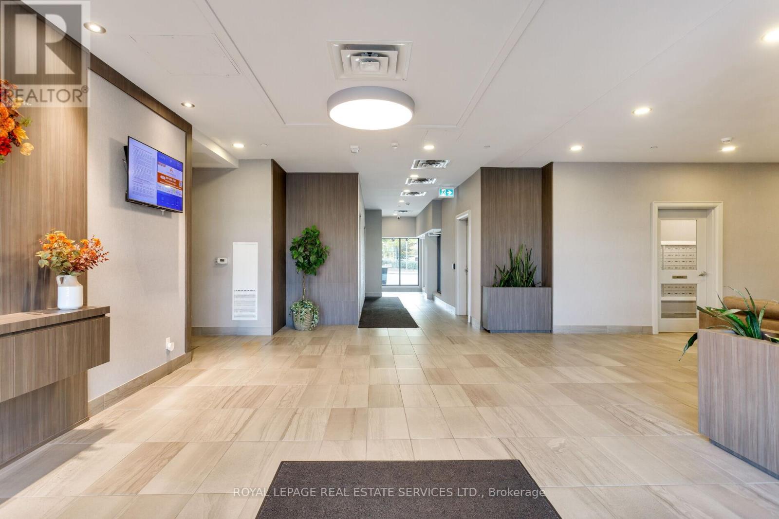 420 - 150 Oak Park Boulevard, Oakville, Ontario  L6H 3P2 - Photo 25 - W12950536