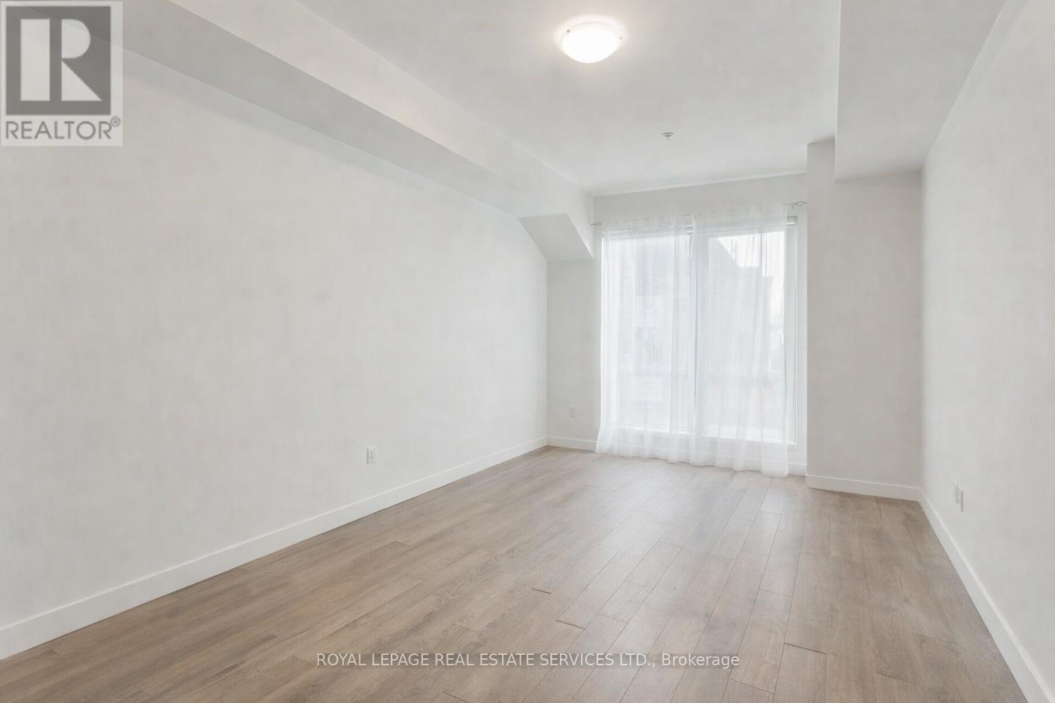 420 - 150 Oak Park Boulevard, Oakville, Ontario  L6H 3P2 - Photo 5 - W12950536