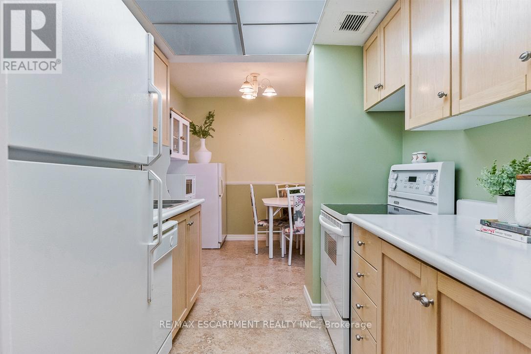 1905 - 1333 Bloor Street, Mississauga, Ontario  L4Y 3T6 - Photo 9 - W12950562