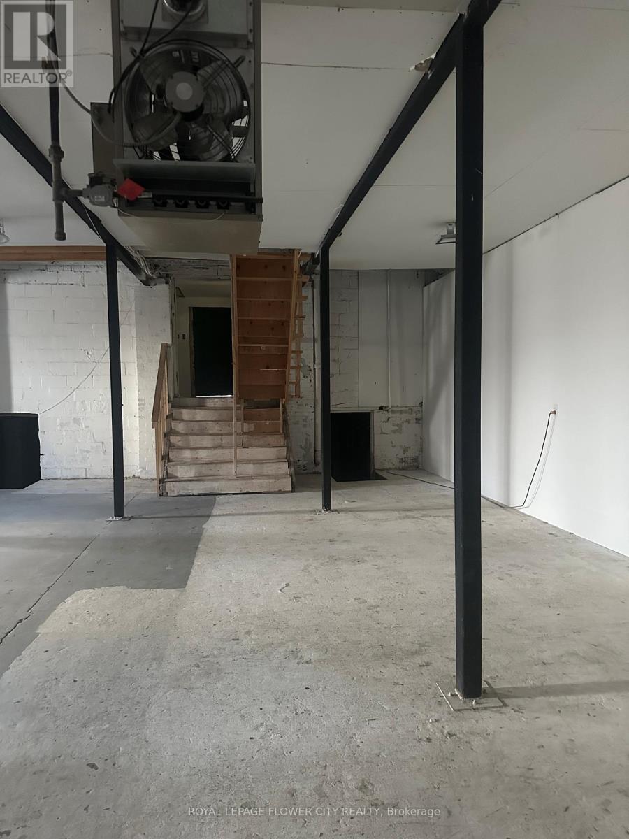 1188 Weston Road, Toronto (Mount Dennis), Ontario  M6M 4P4 - Photo 7 - W12950590