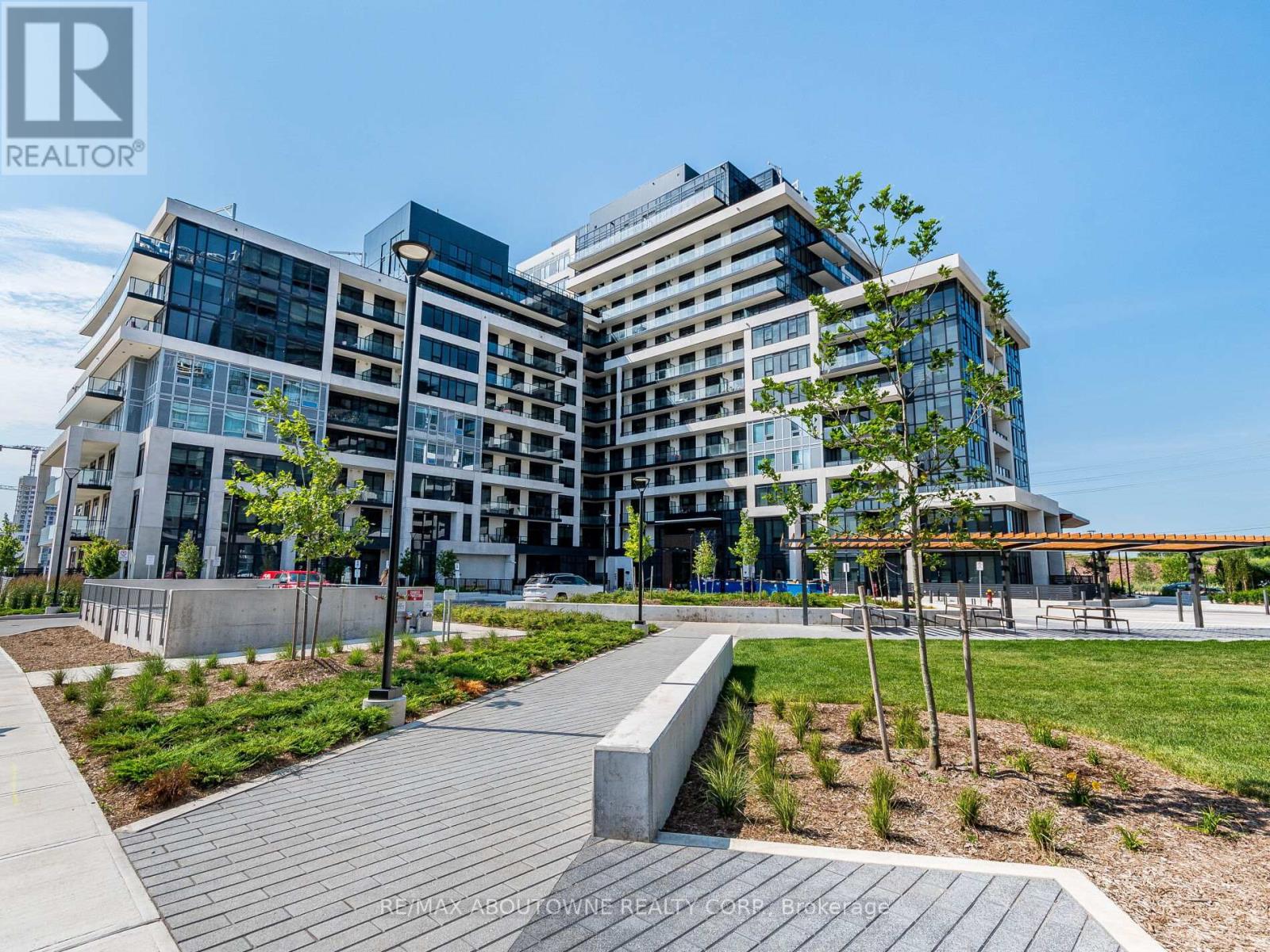 1203 - 3200 William Coltson Avenue, Oakville, Ontario  L6H 7C2 - Photo 2 - W12950618