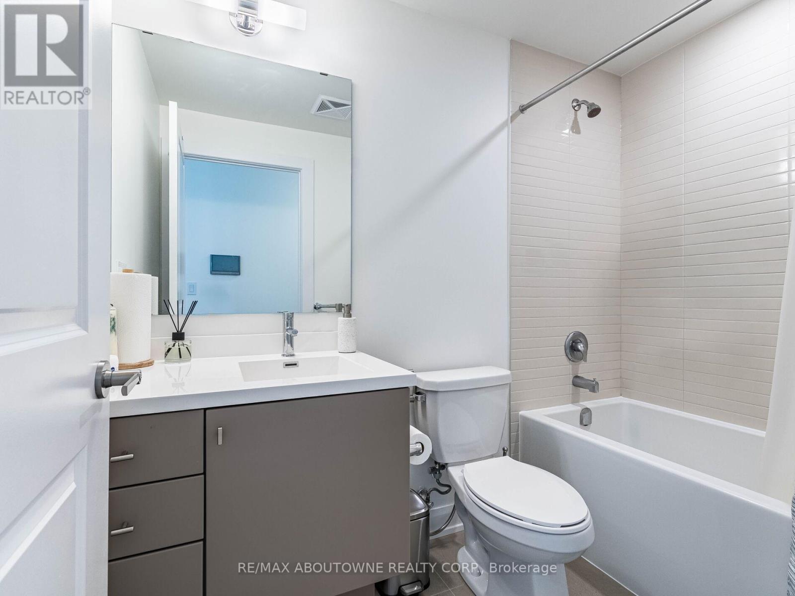 1203 - 3200 William Coltson Avenue, Oakville, Ontario  L6H 7C2 - Photo 30 - W12950618