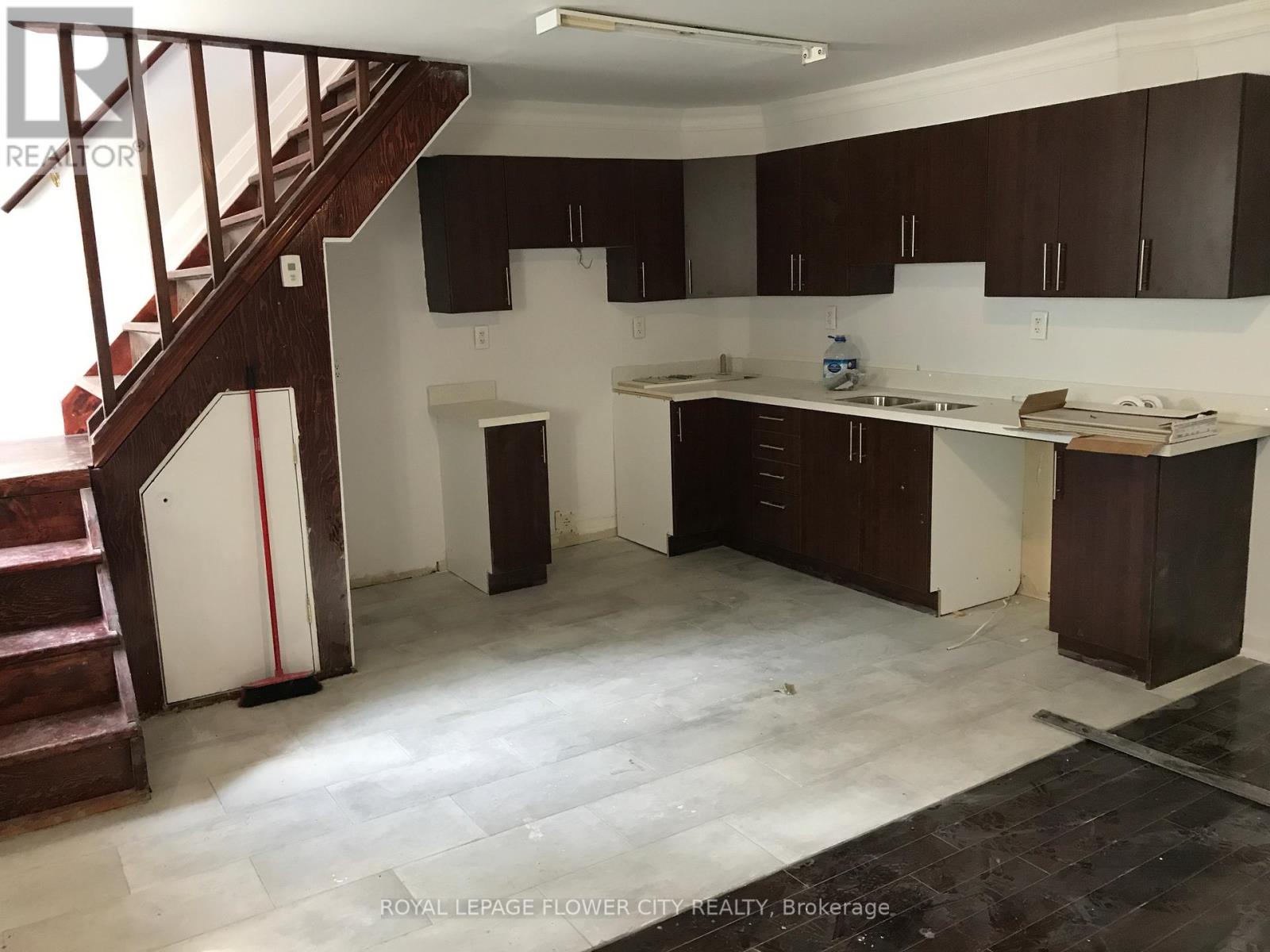 1188 Weston Road, Toronto, Ontario  M9M 4P4 - Photo 23 - W12950620