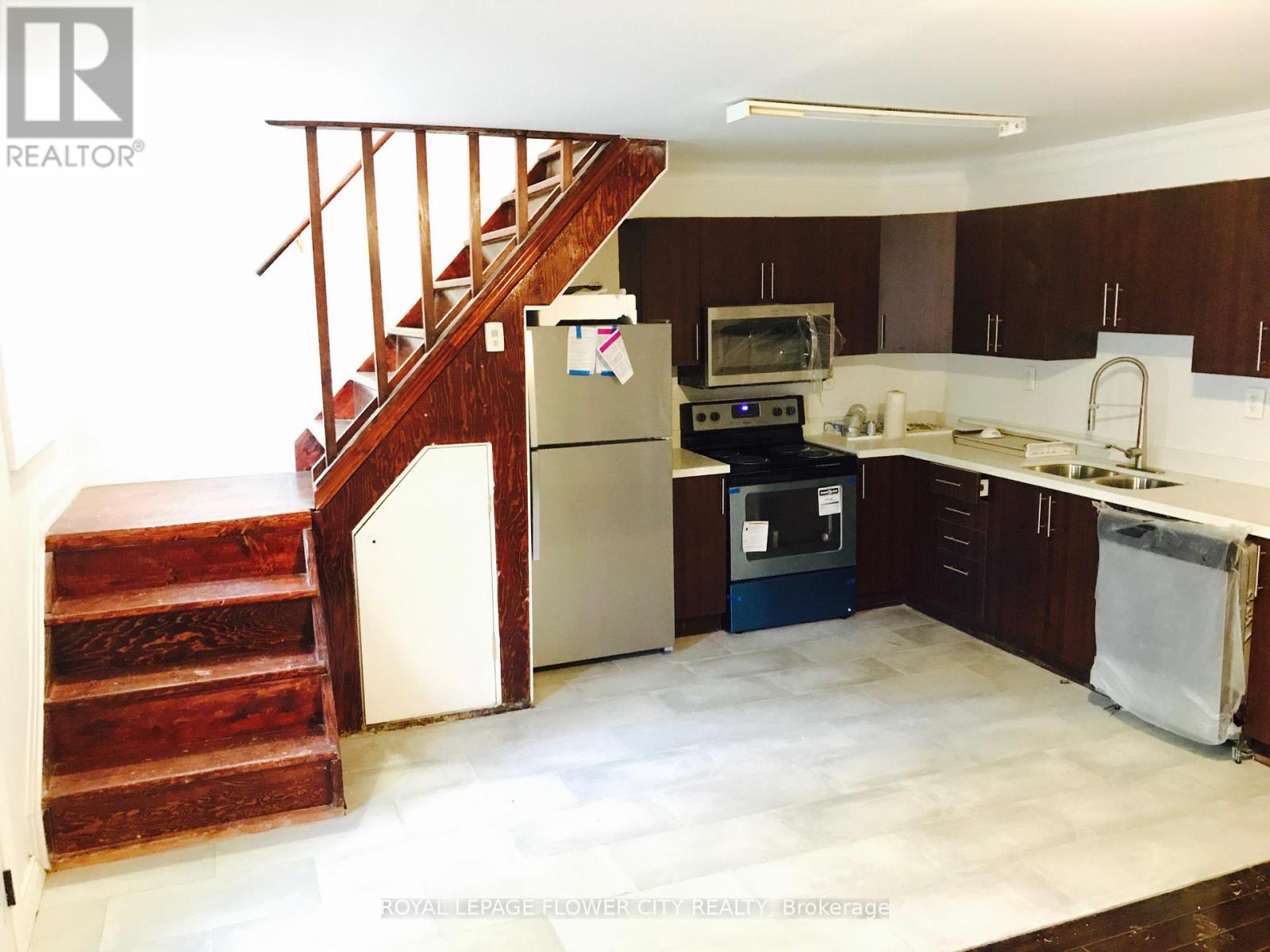 1188 Weston Road, Toronto, Ontario  M9M 4P4 - Photo 7 - W12950620