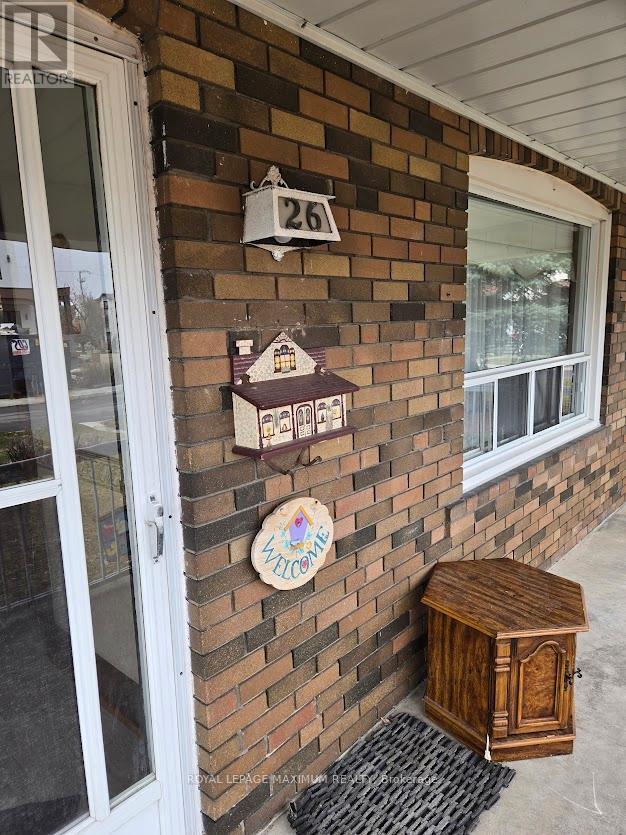 26 Landour Avenue, Toronto, Ontario  M6M 4J4 - Photo 2 - W12950646