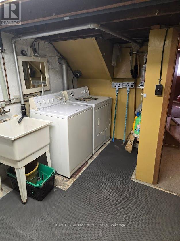 26 Landour Avenue, Toronto, Ontario  M6M 4J4 - Photo 20 - W12950646