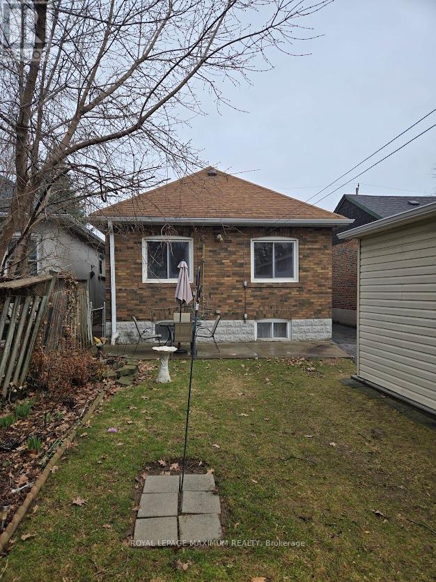 26 Landour Avenue, Toronto, Ontario  M6M 4J4 - Photo 24 - W12950646
