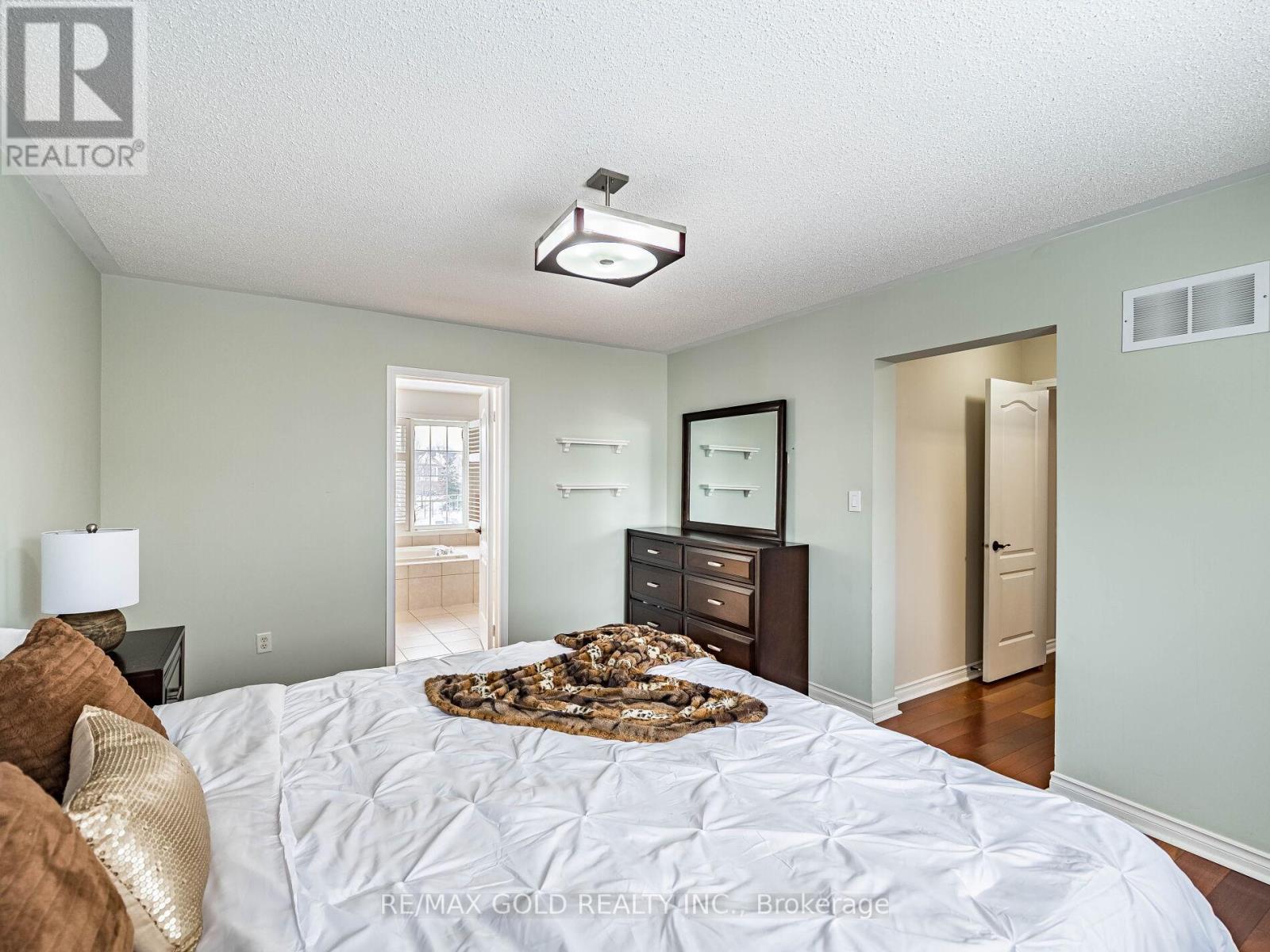 1595 Beaty Trail, Milton, Ontario  L9T 5M4 - Photo 28 - W12950656