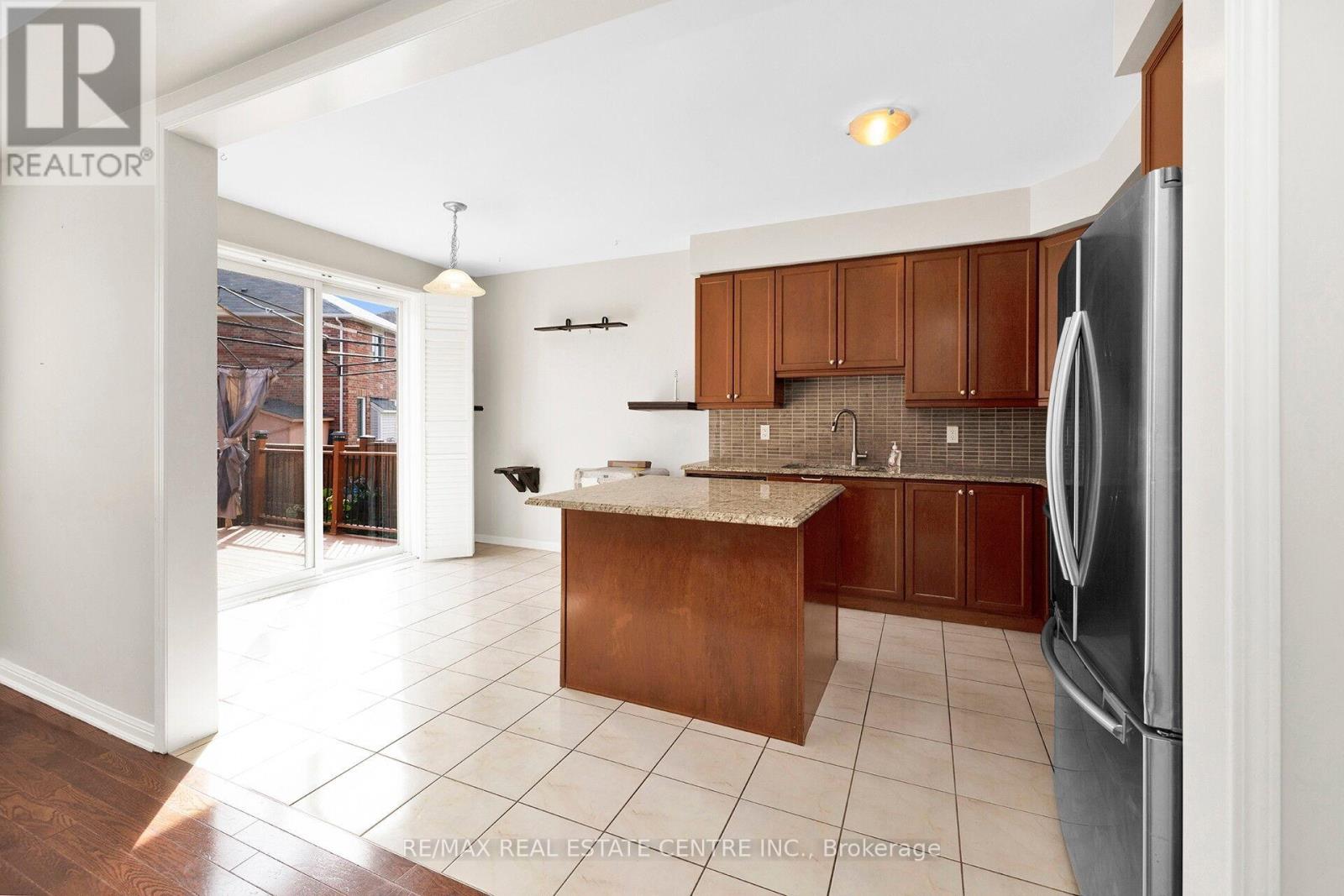 232 Drinkwater Road, Brampton, Ontario  L6Y 4S8 - Photo 10 - W12950680