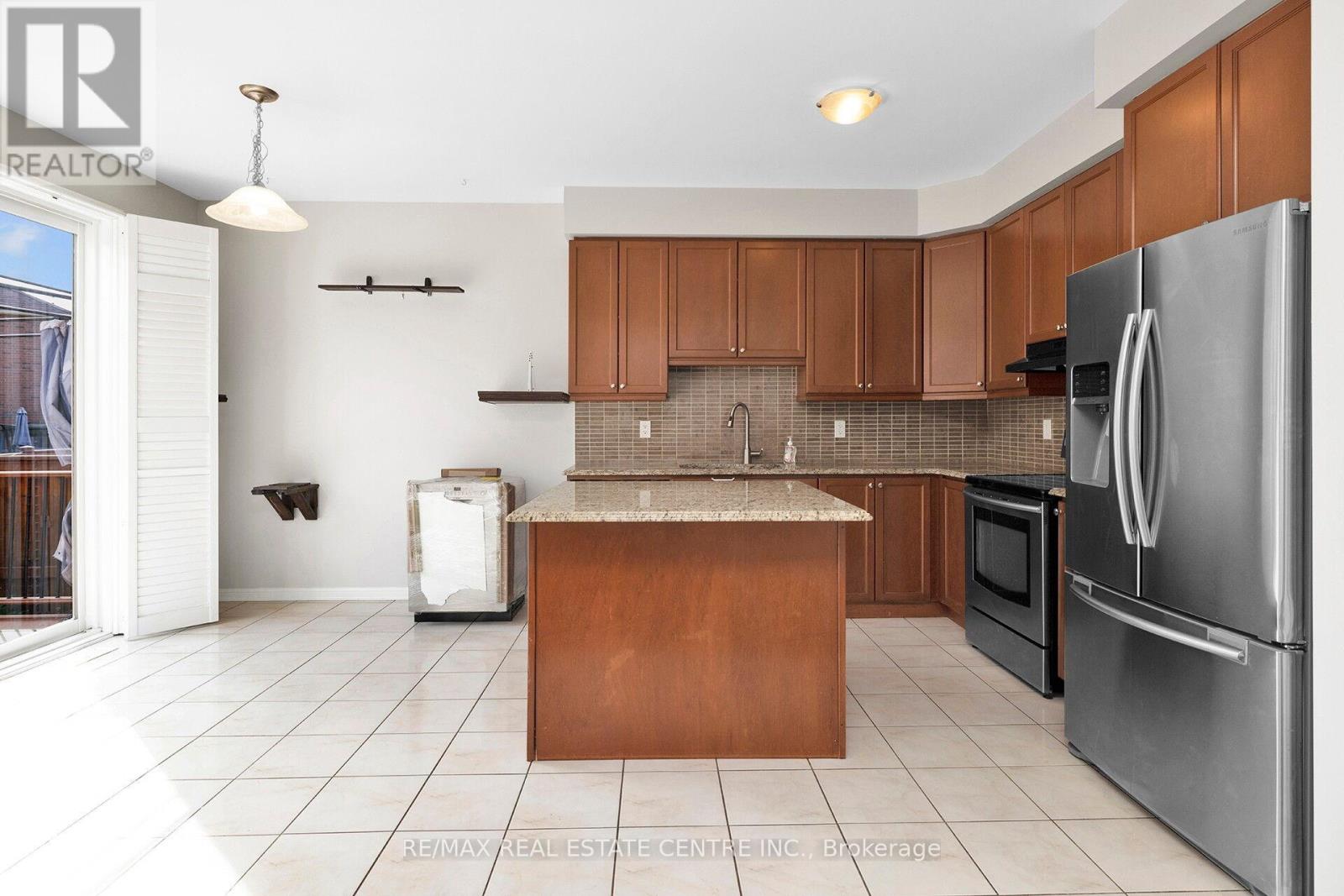 232 Drinkwater Road, Brampton, Ontario  L6Y 4S8 - Photo 11 - W12950680