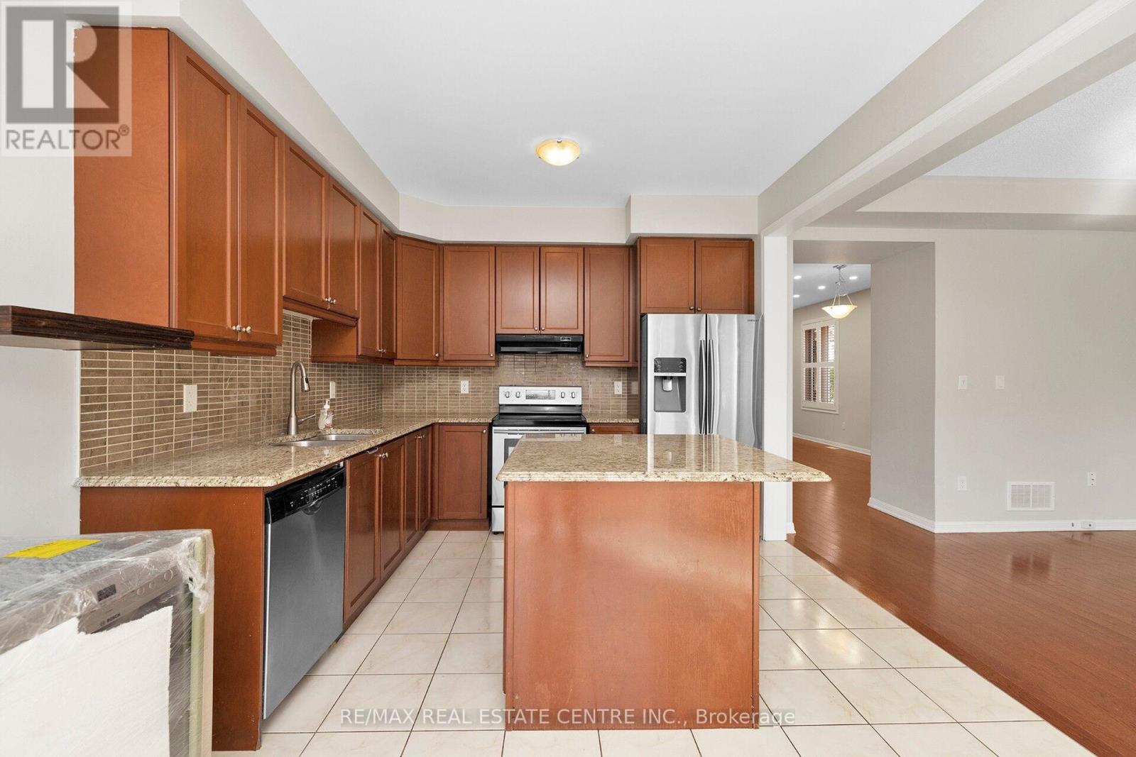 232 Drinkwater Road, Brampton, Ontario  L6Y 4S8 - Photo 12 - W12950680