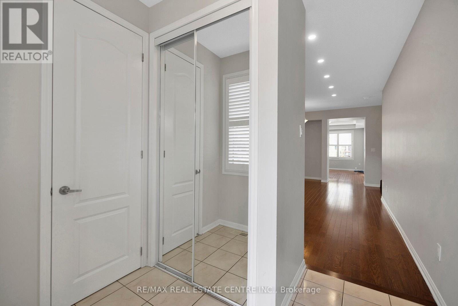 232 Drinkwater Road, Brampton, Ontario  L6Y 4S8 - Photo 4 - W12950680