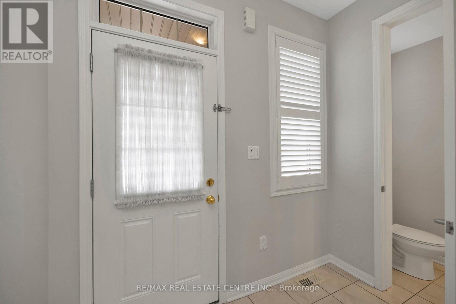 232 Drinkwater Road, Brampton, Ontario  L6Y 4S8 - Photo 5 - W12950680