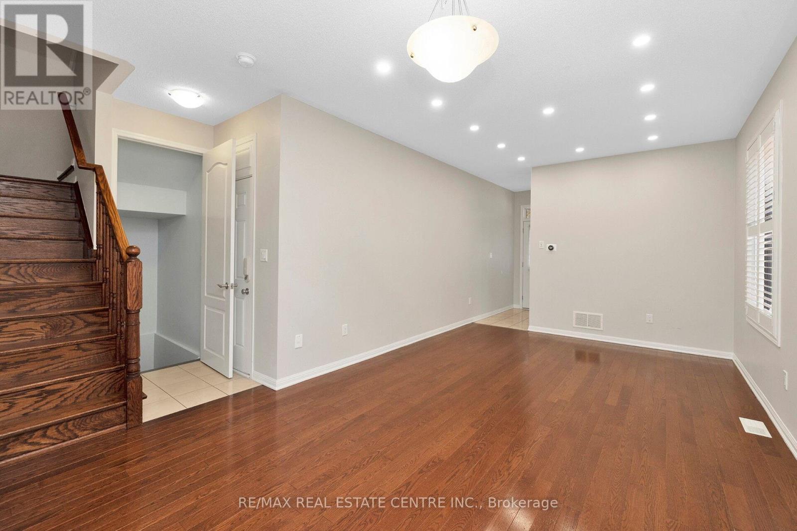 232 Drinkwater Road, Brampton, Ontario  L6Y 4S8 - Photo 8 - W12950680