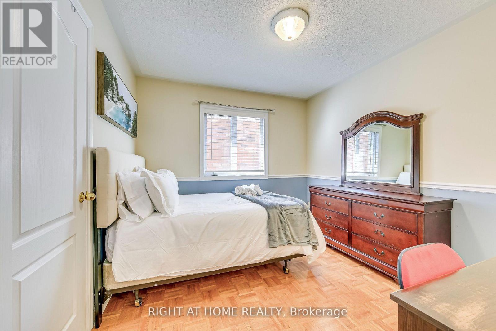 814 Brass Winds Place, Mississauga, Ontario  L5W 1T4 - Photo 34 - W12950684