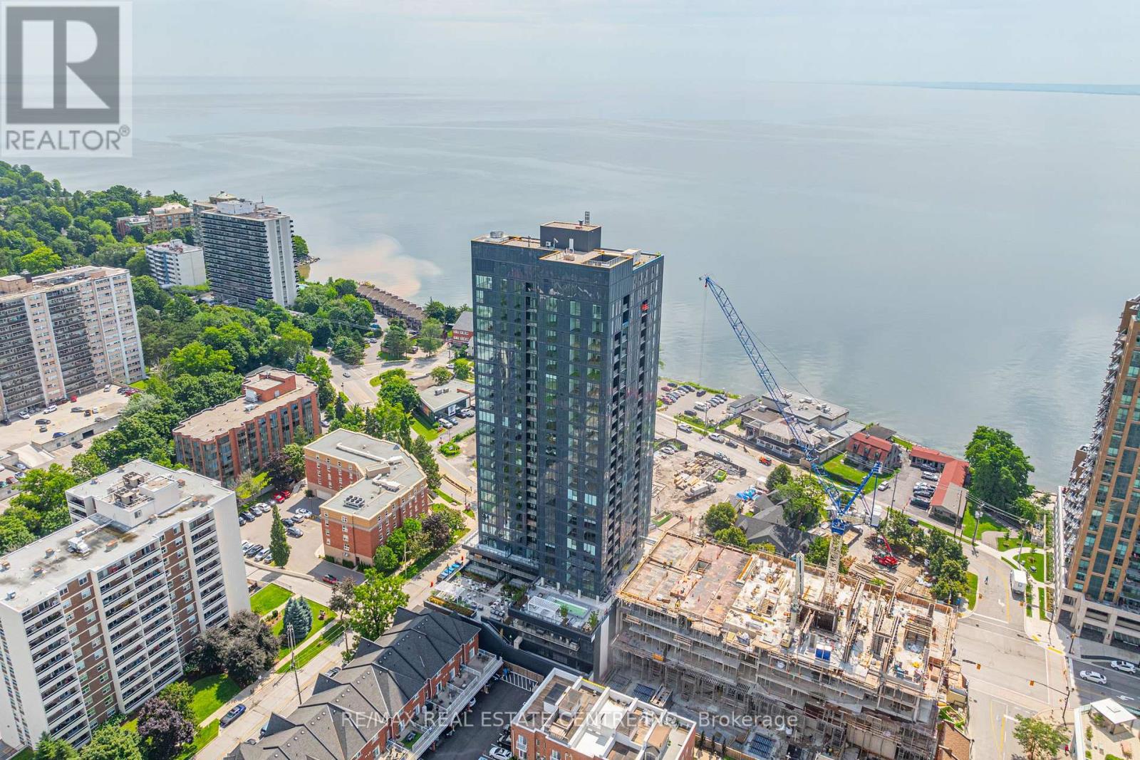 2107 - 370 Martha Street, Burlington, Ontario  L7R 0G9 - Photo 2 - W12950690