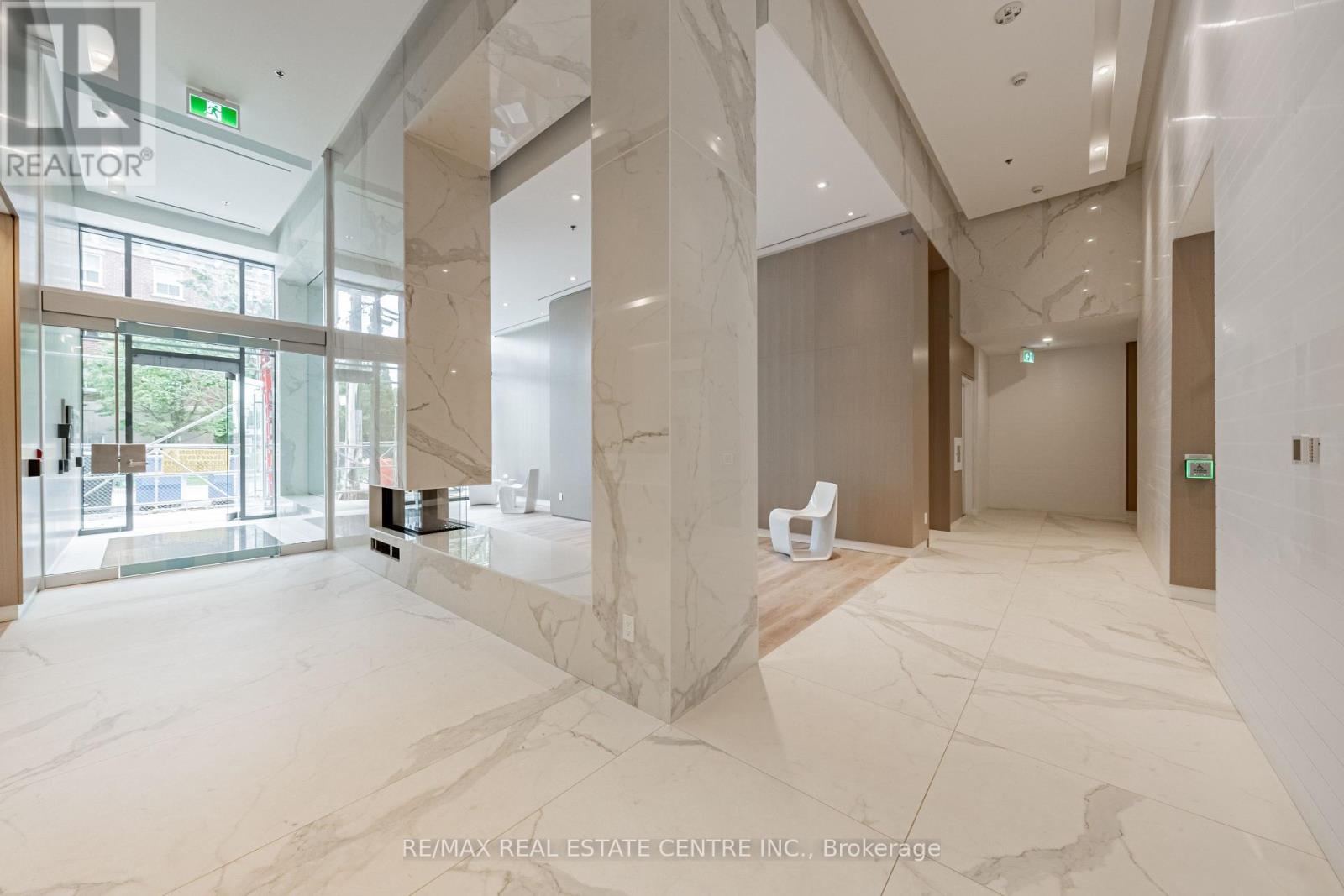 2107 - 370 Martha Street, Burlington, Ontario  L7R 0G9 - Photo 6 - W12950690