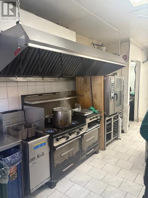 109 Jefferson Avenue, Toronto, Ontario  M6K 3E4 - Photo 5 - W12950700