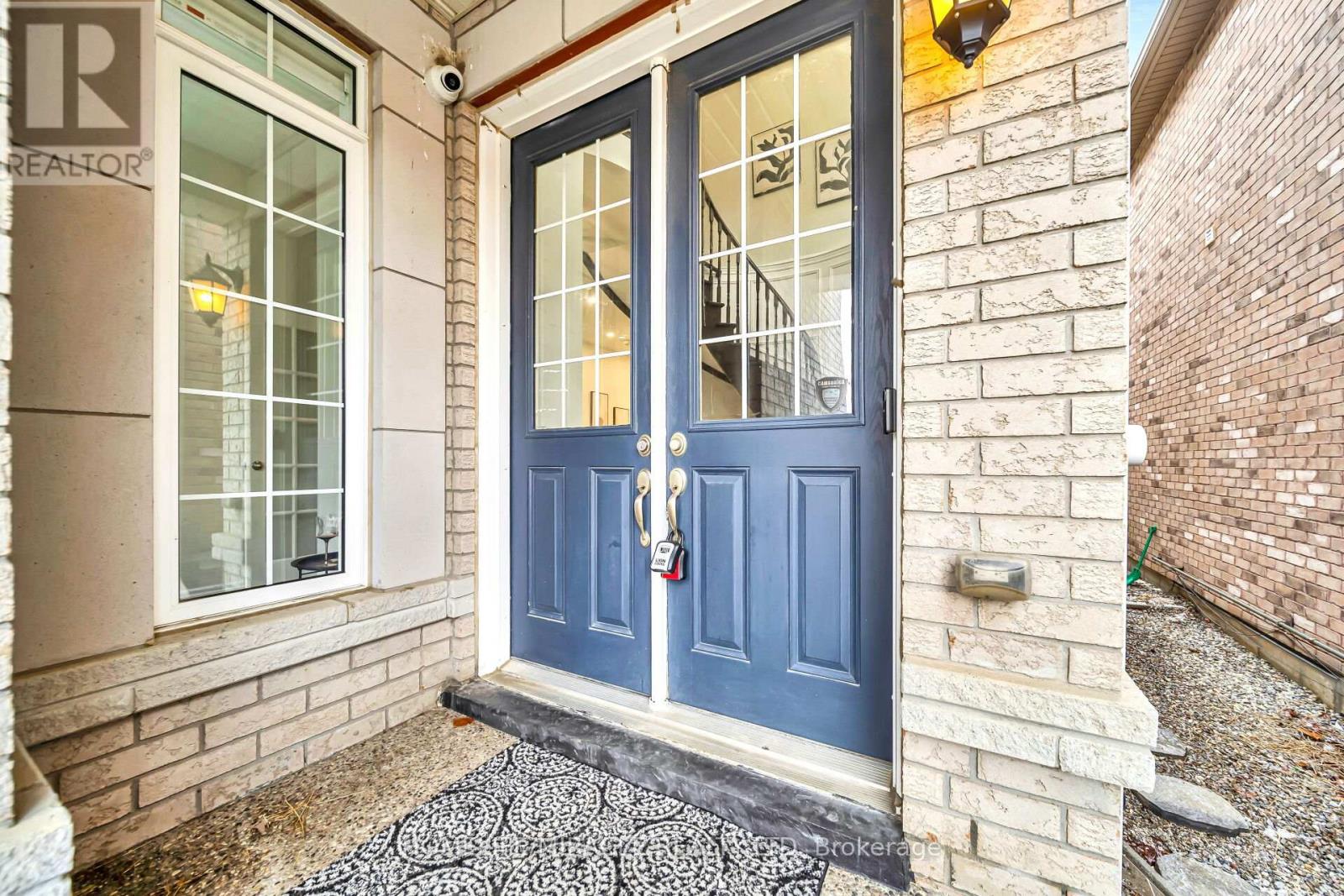 41 Hoxton Road, Brampton, Ontario  L7A 4L5 - Photo 2 - W12950704