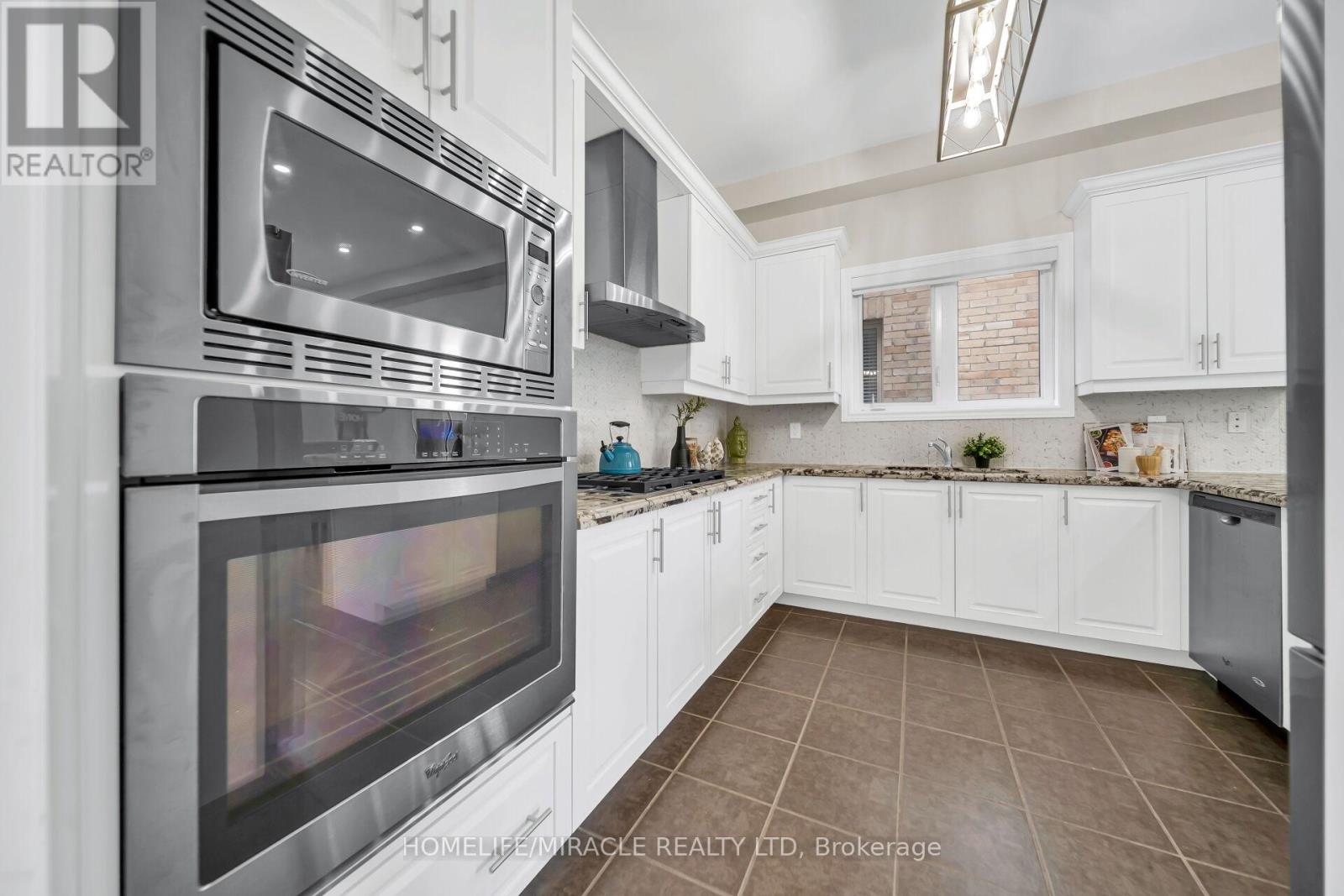 41 Hoxton Road, Brampton, Ontario  L7A 4L5 - Photo 21 - W12950704