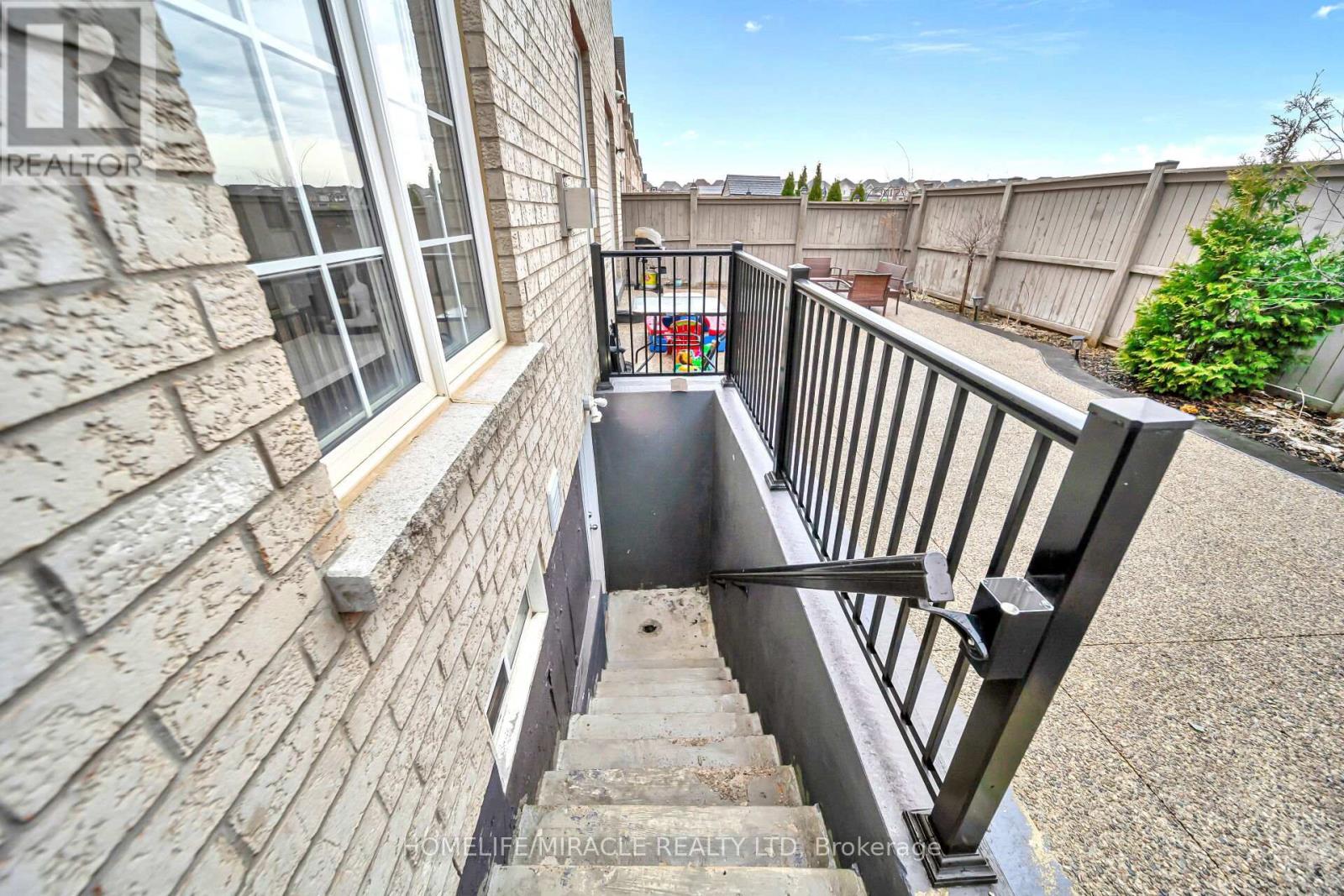 41 Hoxton Road, Brampton, Ontario  L7A 4L5 - Photo 46 - W12950704