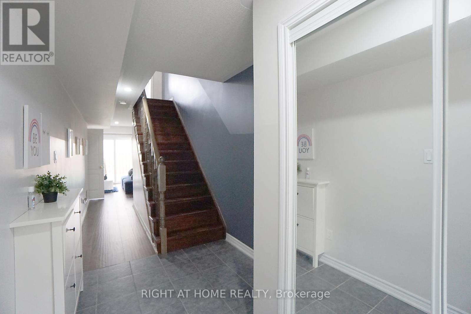 15 Magdalene Crescent, Brampton, Ontario  L6Z 0G9 - Photo 2 - W12950706