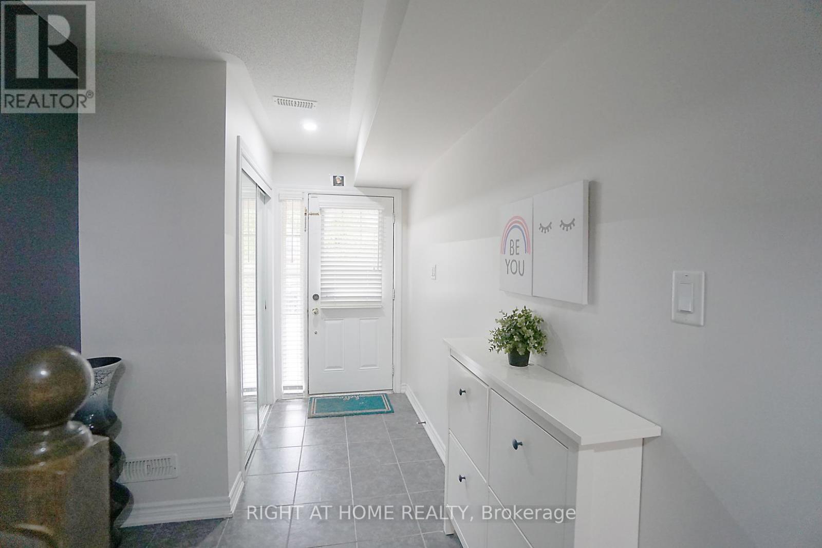 15 Magdalene Crescent, Brampton, Ontario  L6Z 0G9 - Photo 3 - W12950706