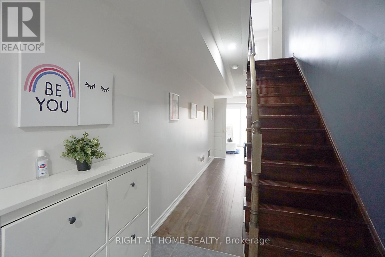 15 Magdalene Crescent, Brampton, Ontario  L6Z 0G9 - Photo 4 - W12950706