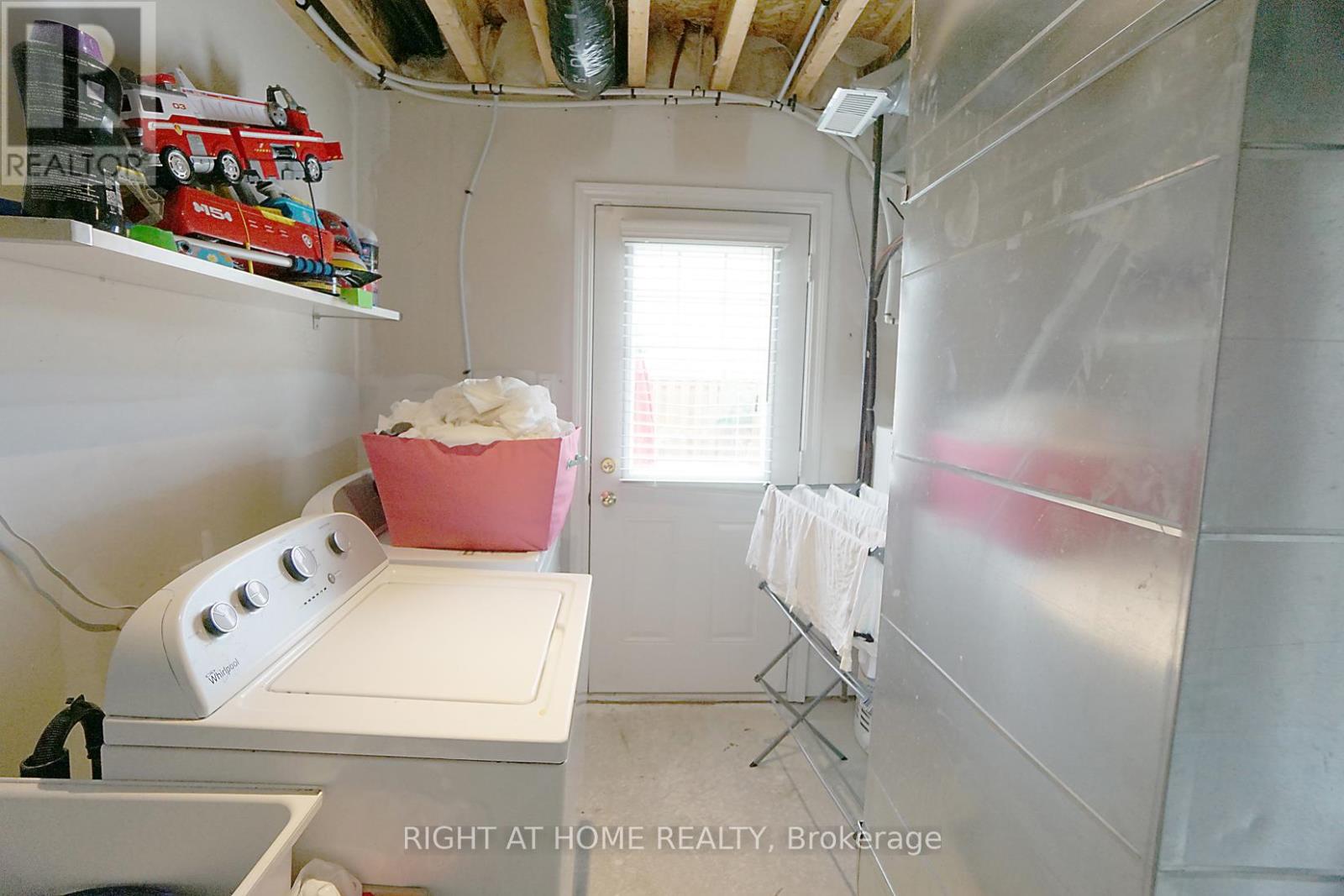 15 Magdalene Crescent, Brampton, Ontario  L6Z 0G9 - Photo 8 - W12950706