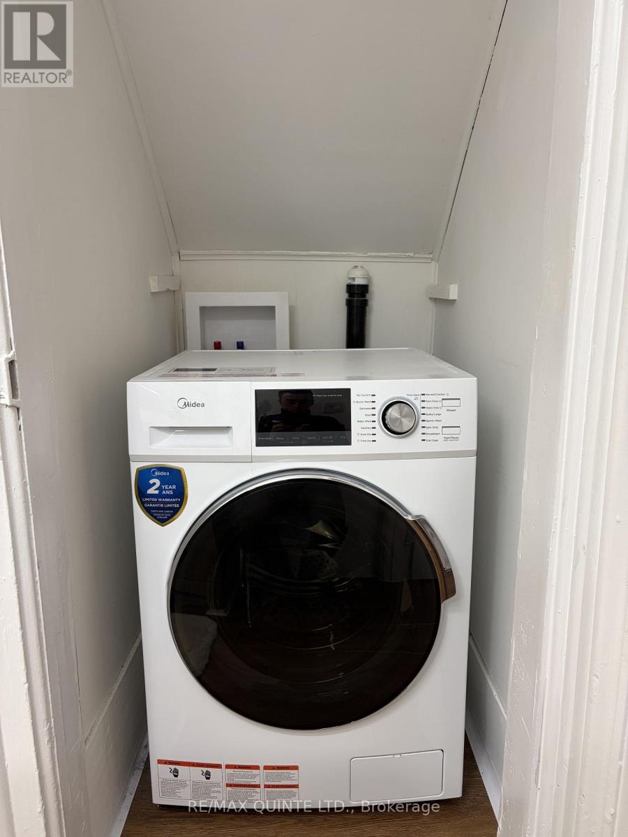 B - 186 Albert Street, Belleville, Ontario  K8N 3N4 - Photo 12 - X12950784