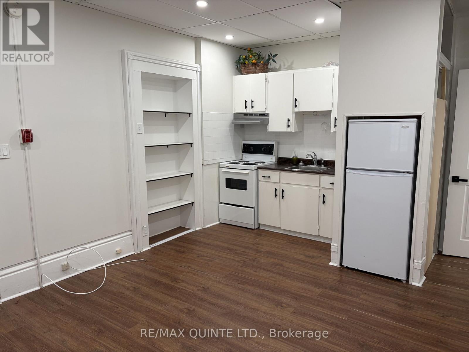 B - 186 Albert Street, Belleville, Ontario  K8N 3N4 - Photo 8 - X12950784