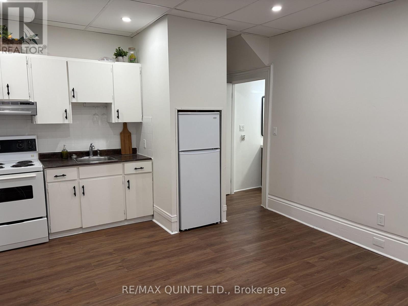 B - 186 Albert Street, Belleville, Ontario  K8N 3N4 - Photo 9 - X12950784