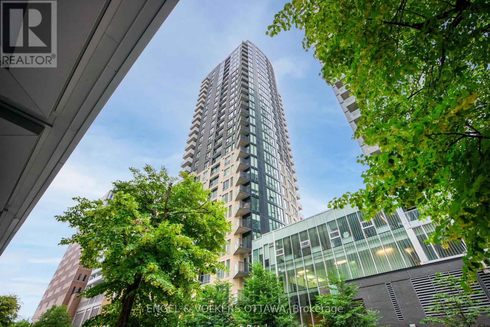 905 - 40 Nepean Street, Ottawa, Ontario  K2P 0X5 - Photo 1 - X12950720