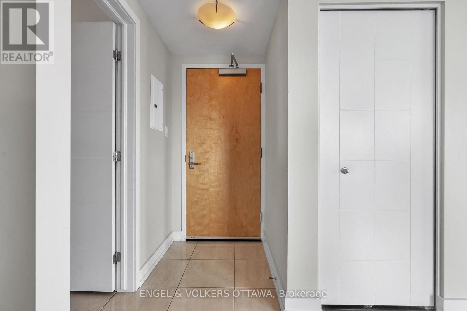 905 - 40 Nepean Street, Ottawa, Ontario  K2P 0X5 - Photo 4 - X12950720