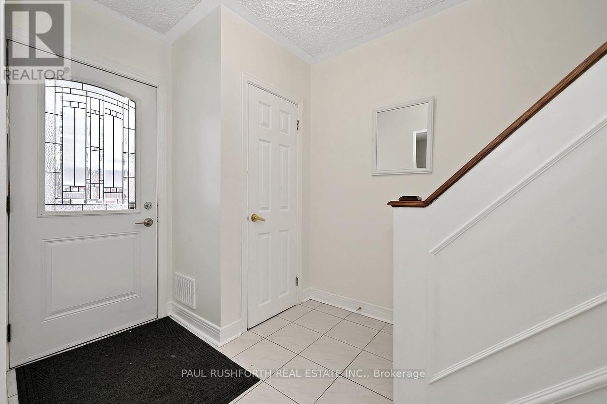 2433 Clementine Boulevard, Ottawa, Ontario  K1V 8E1 - Photo 3 - X12950816