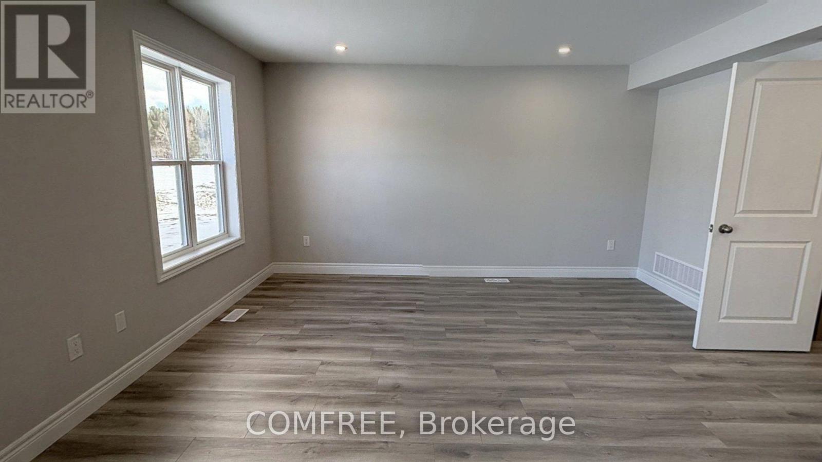 31 Mcconnell Crescent, Bracebridge, Ontario  P1L 0N7 - Photo 3 - X12950884