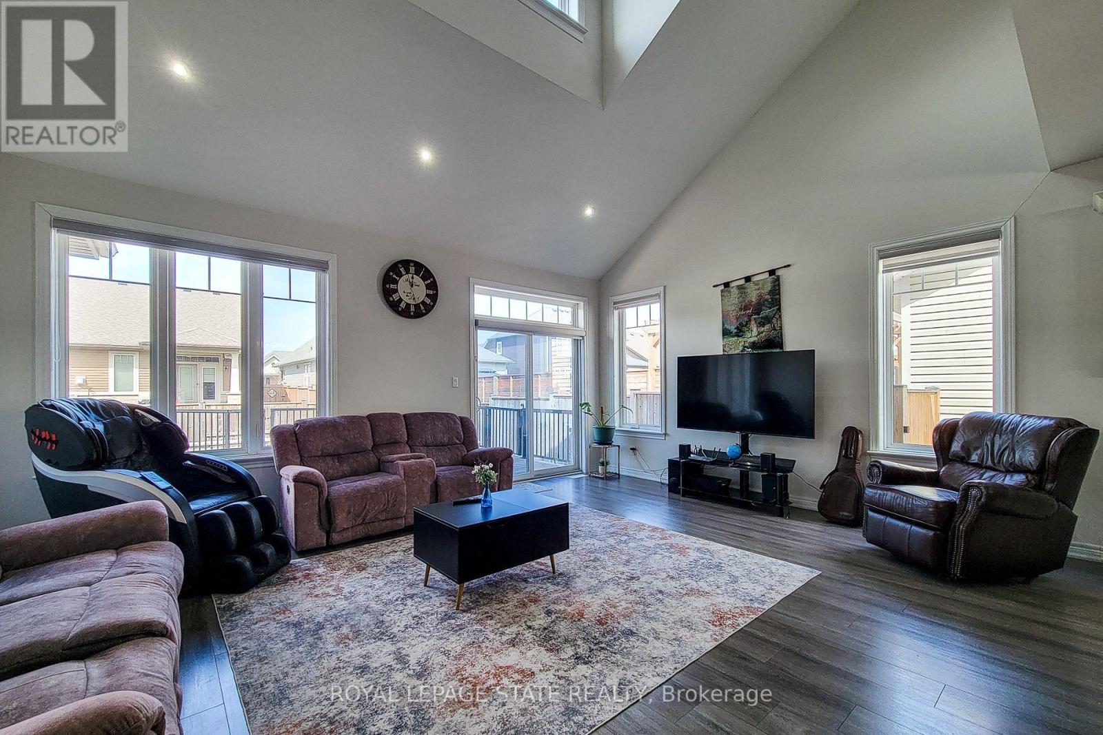 96 Anastasia Boulevard, West Lincoln, Ontario  L0R 2A0 - Photo 12 - X12950314