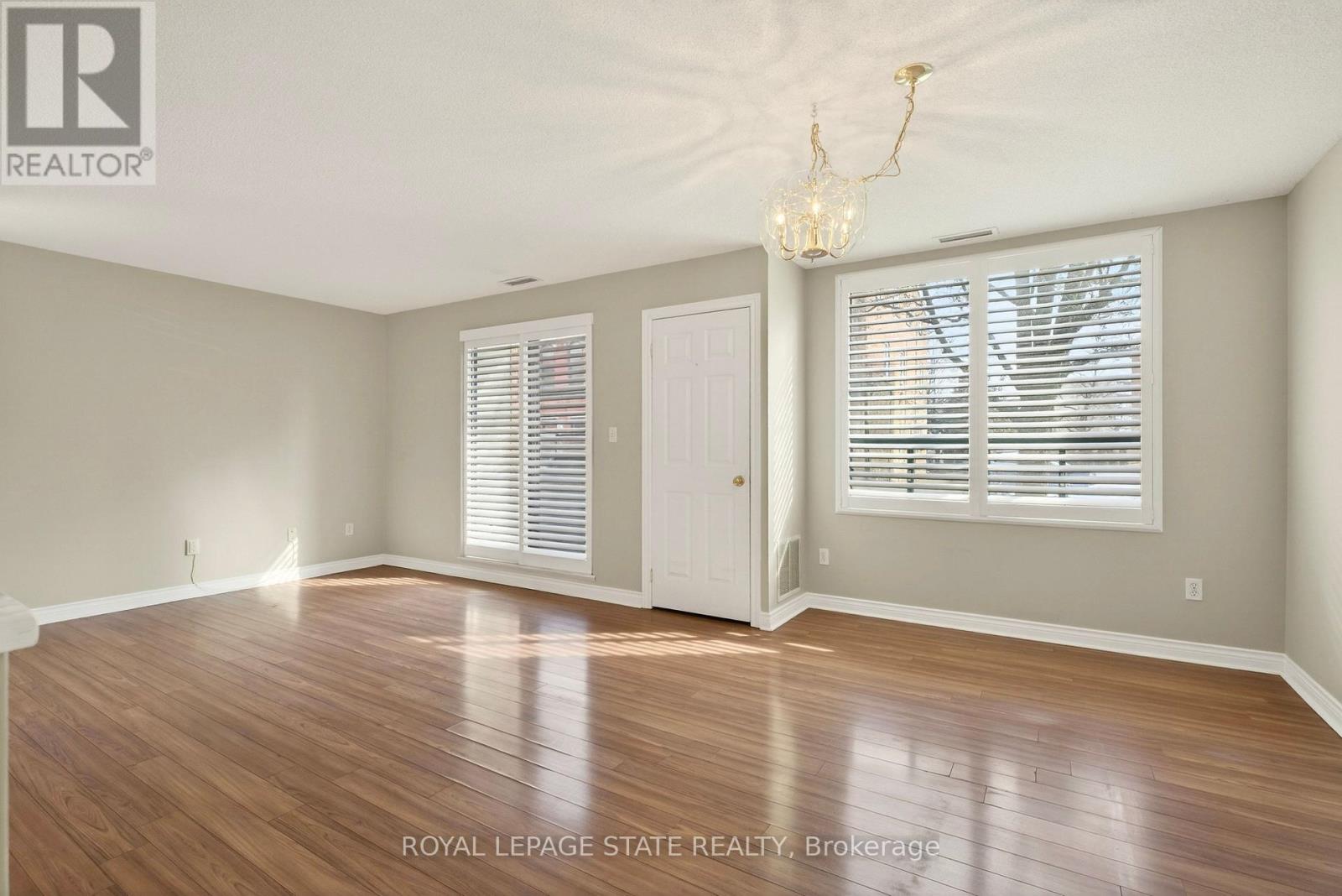 101 - 8 Main Street E, Hamilton, Ontario  L9H 2P6 - Photo 17 - X12950370