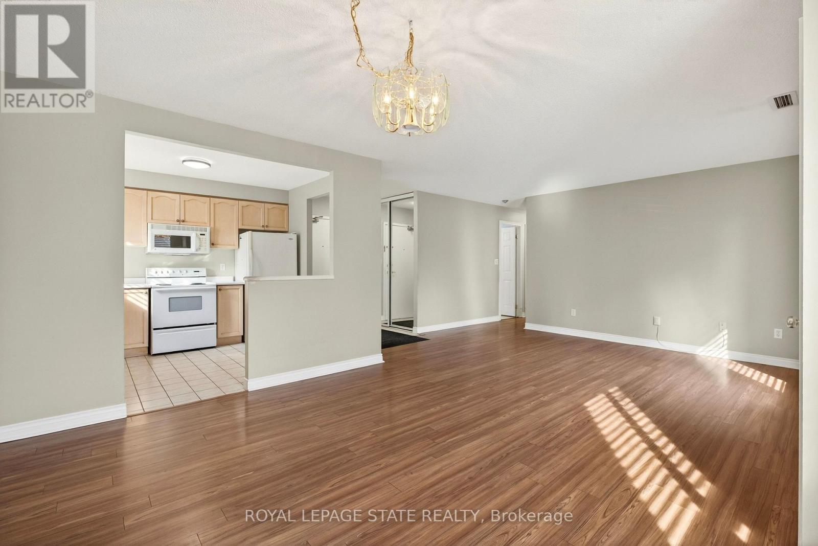 101 - 8 Main Street E, Hamilton, Ontario  L9H 2P6 - Photo 18 - X12950370