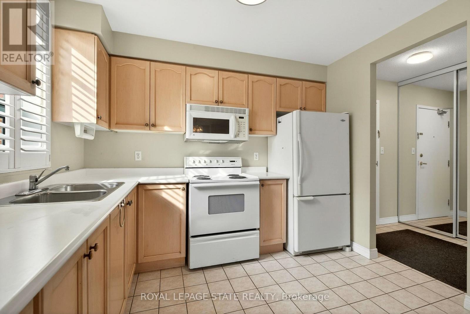 101 - 8 Main Street E, Hamilton, Ontario  L9H 2P6 - Photo 22 - X12950370