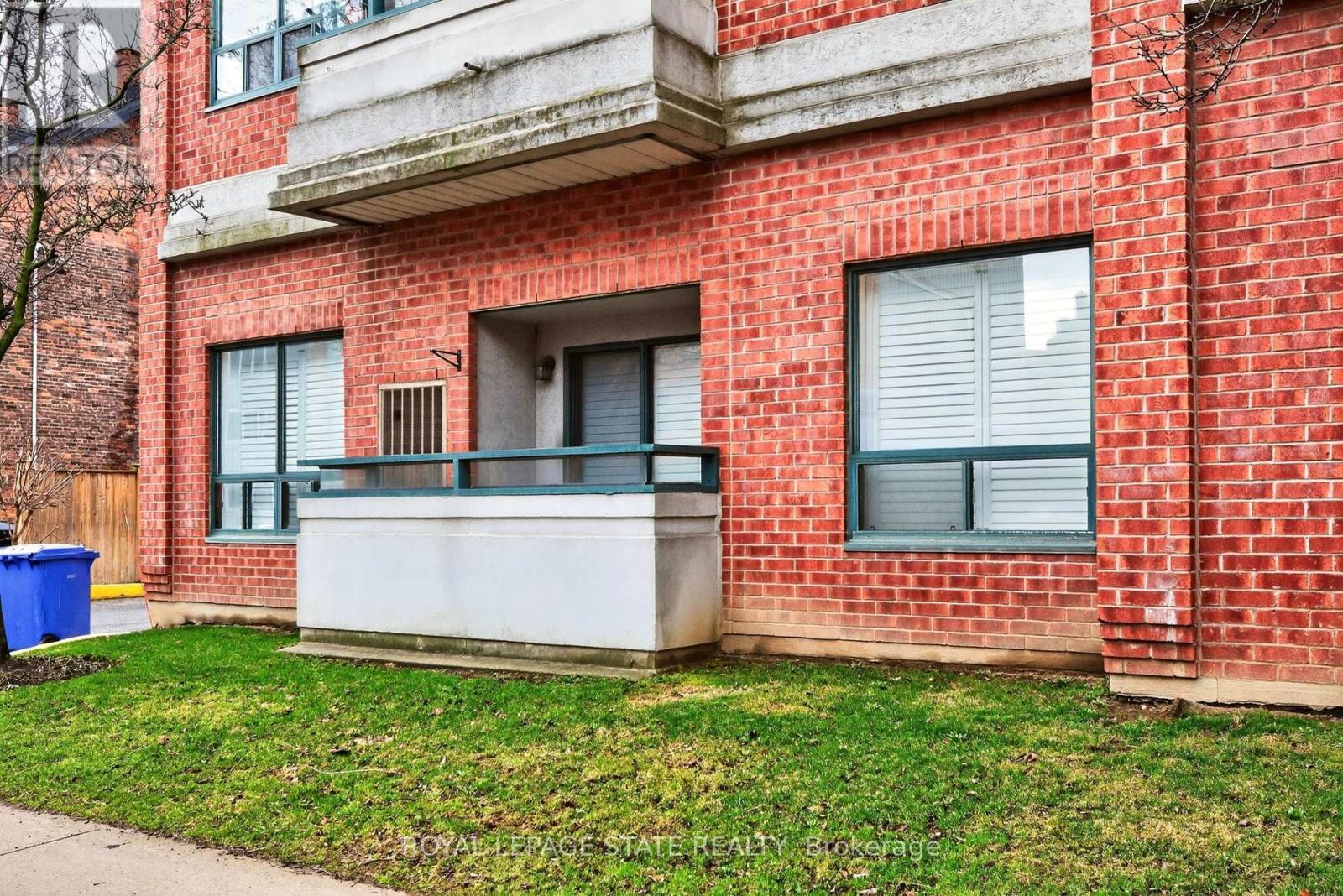 101 - 8 Main Street E, Hamilton, Ontario  L9H 2P6 - Photo 3 - X12950370