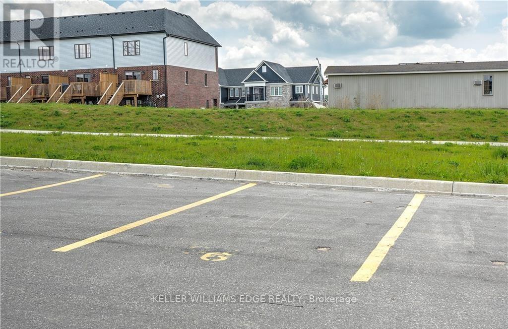 26 - 261 Woodbine Avenue, Kitchener, Ontario  N2R 0S7 - Photo 24 - X12950466