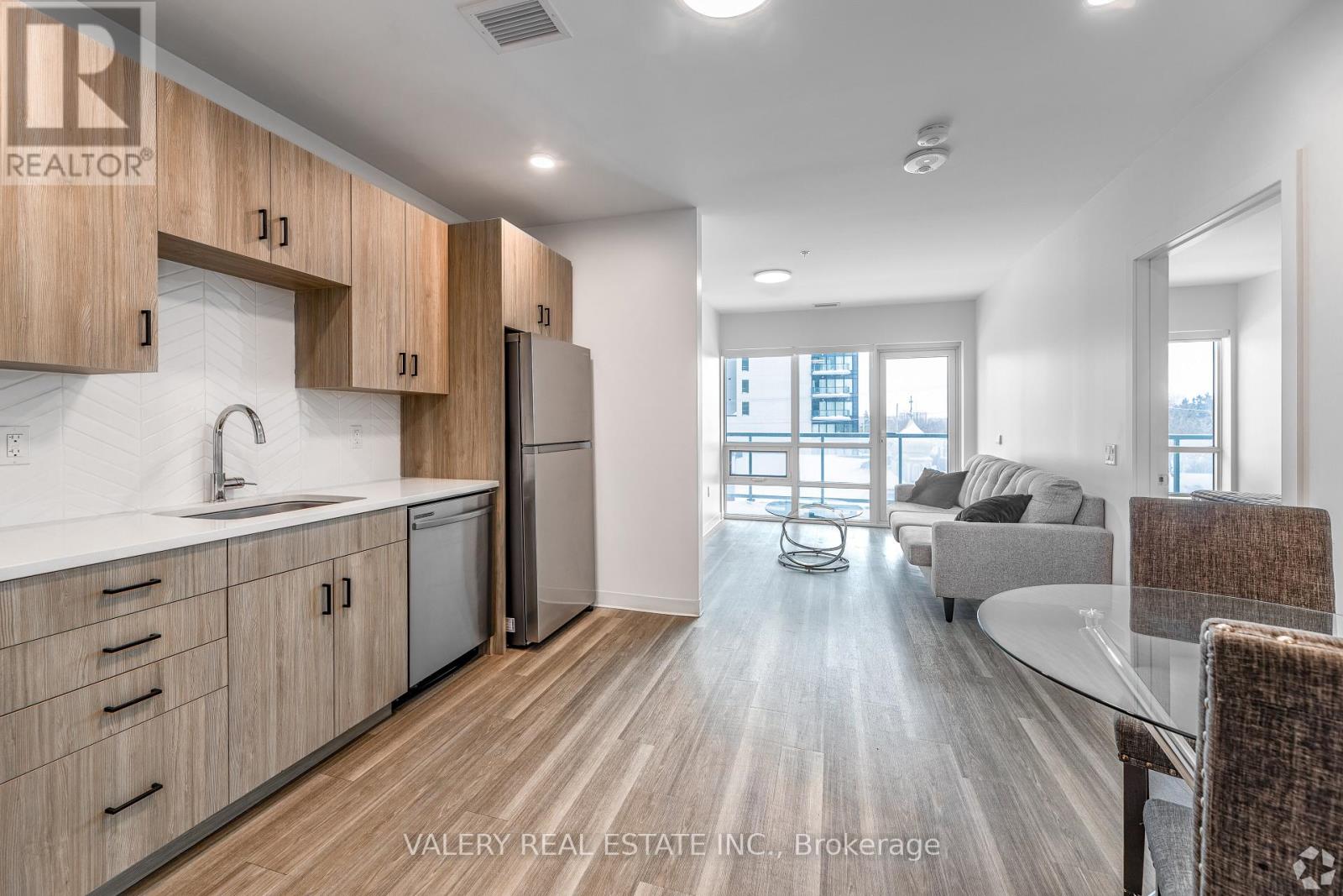 606 - 155 King St Street N, Waterloo, Ontario  N2J 0E8 - Photo 2 - X12950578