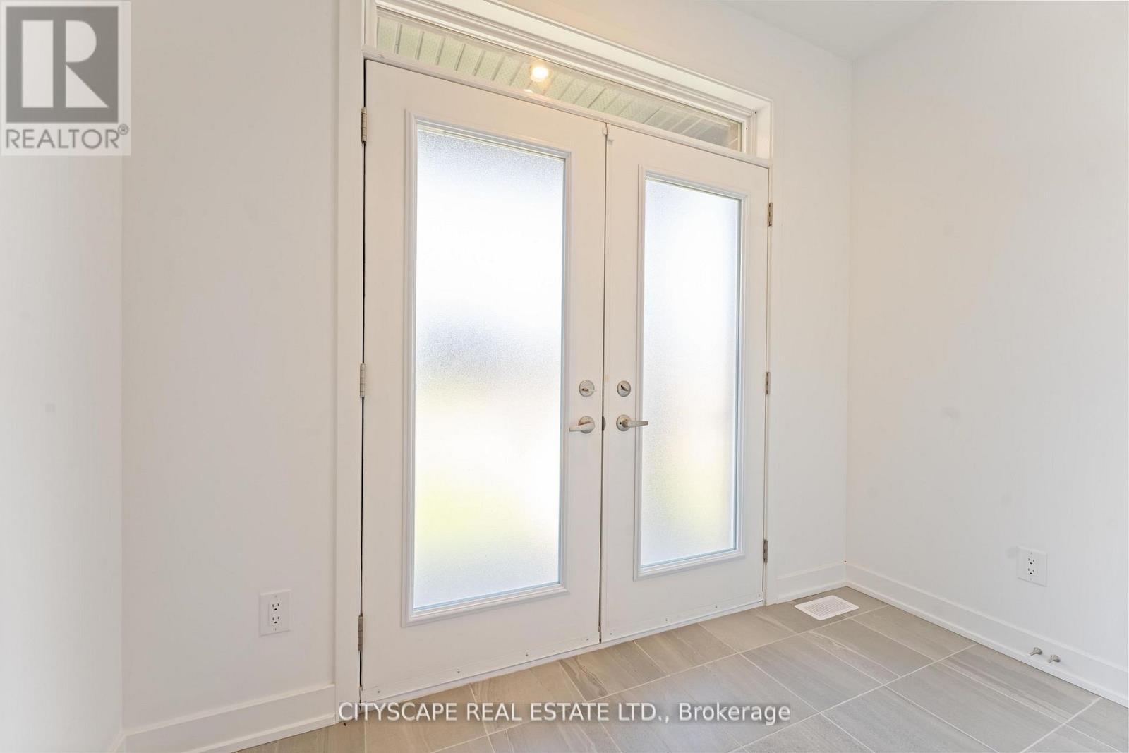 617 Kenabeek Terrace, Ottawa, Ontario  K4M 0B3 - Photo 2 - X12950612