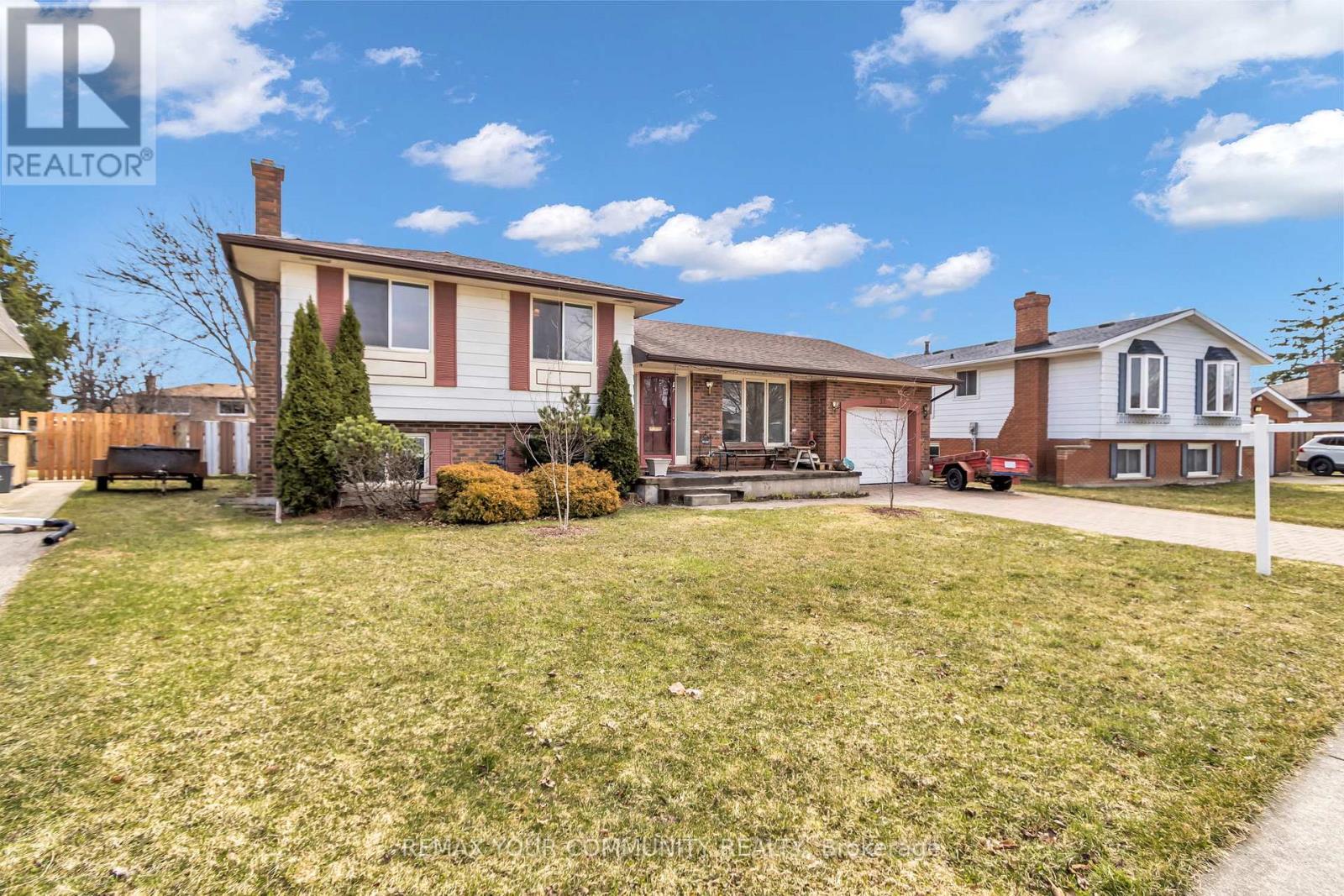 32 Wellbrook Boulevard, Welland, Ontario  L3C 5T4 - Photo 2 - X12950638