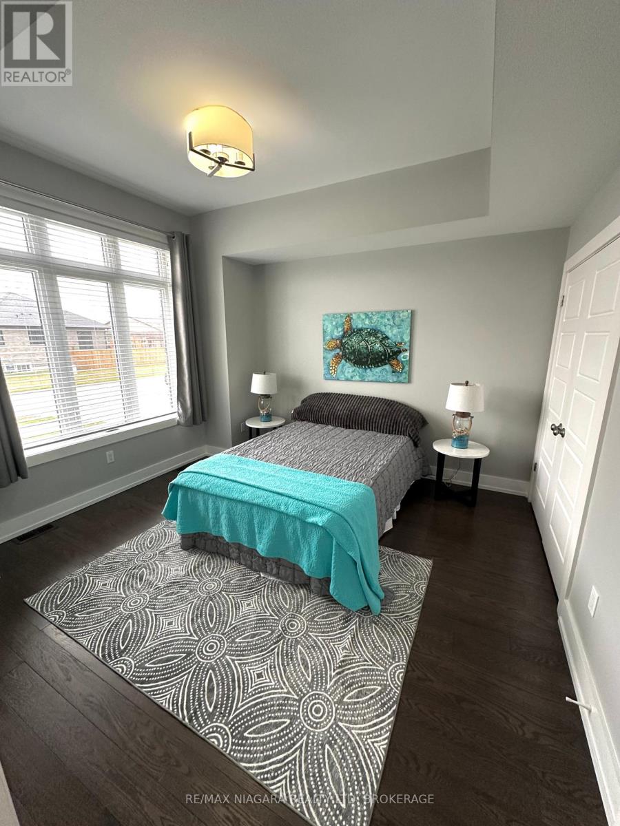 30 Renfield Street, Port Colborne, Ontario  L3K 0A7 - Photo 11 - X12950730