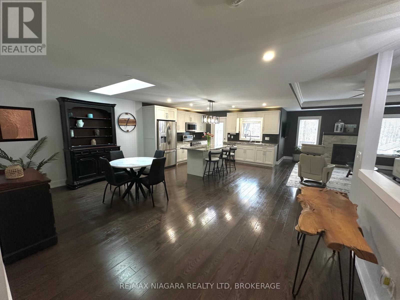 30 Renfield Street, Port Colborne, Ontario  L3K 0A7 - Photo 4 - X12950730