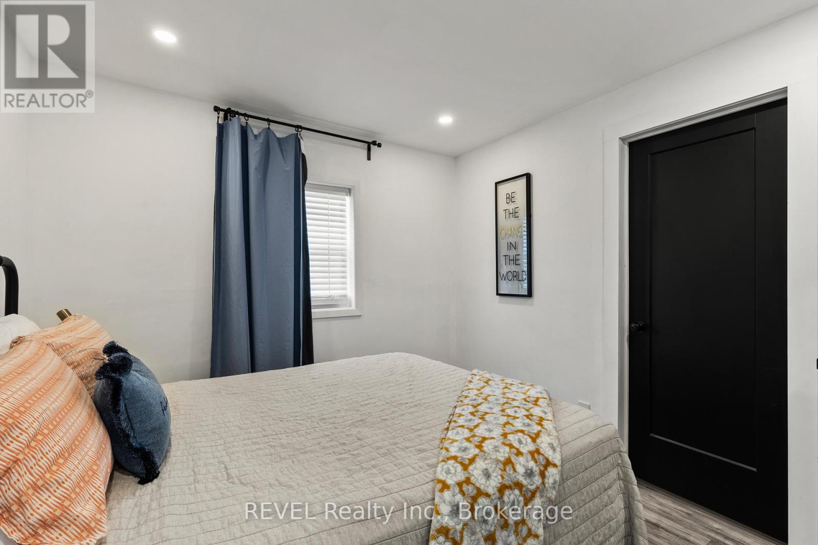 313 Ridgeway Road, Fort Erie (Crystal Beach), Ontario  L0S 1B0 - Photo 14 - X12950770