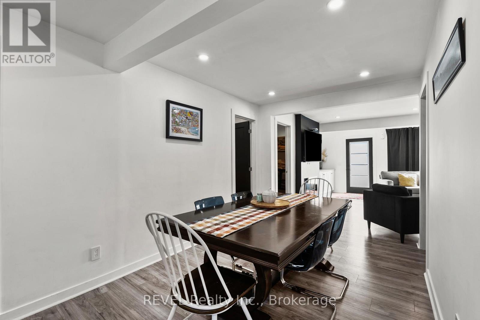 313 Ridgeway Road, Fort Erie (Crystal Beach), Ontario  L0S 1B0 - Photo 6 - X12950770