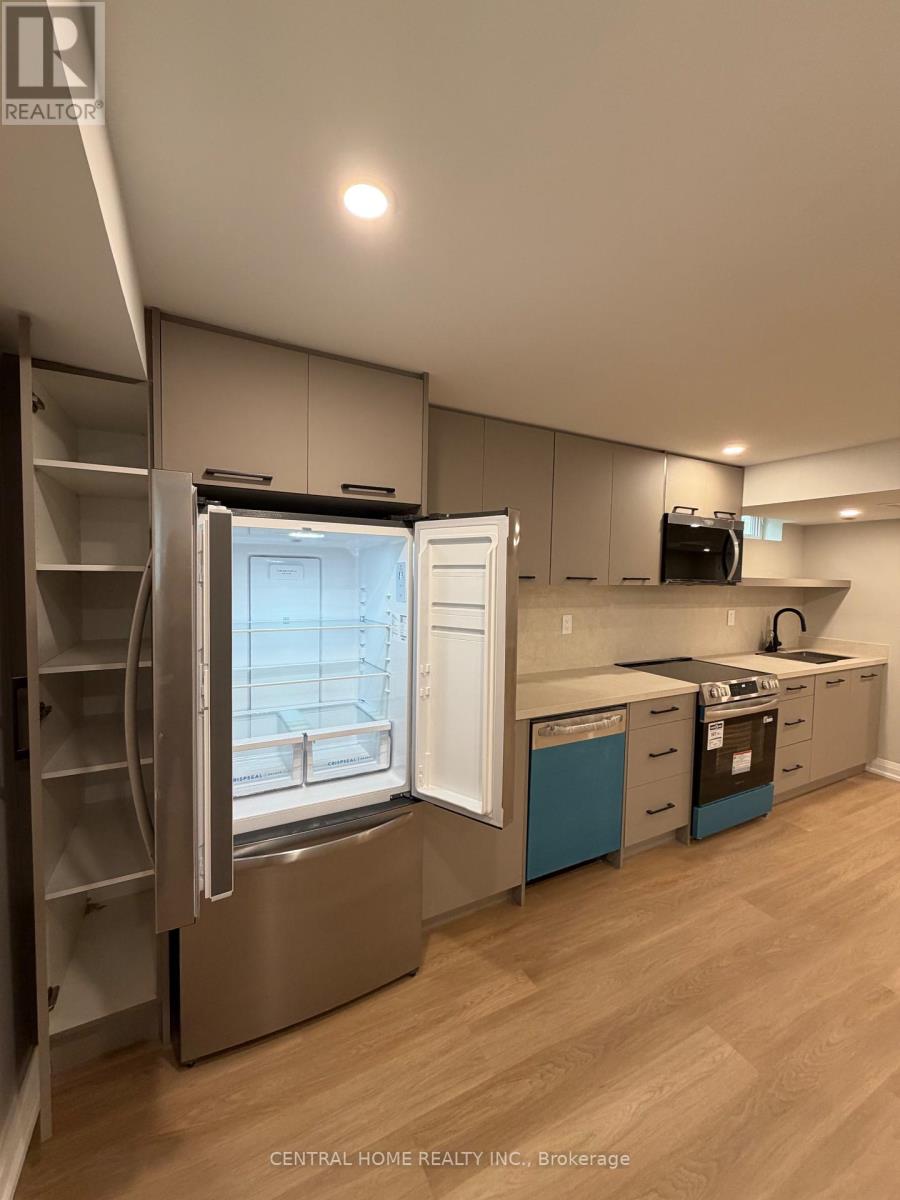 229 Spring Gate Boulevard, Vaughan, Ontario  L4J 3G3 - Photo 4 - N12948310